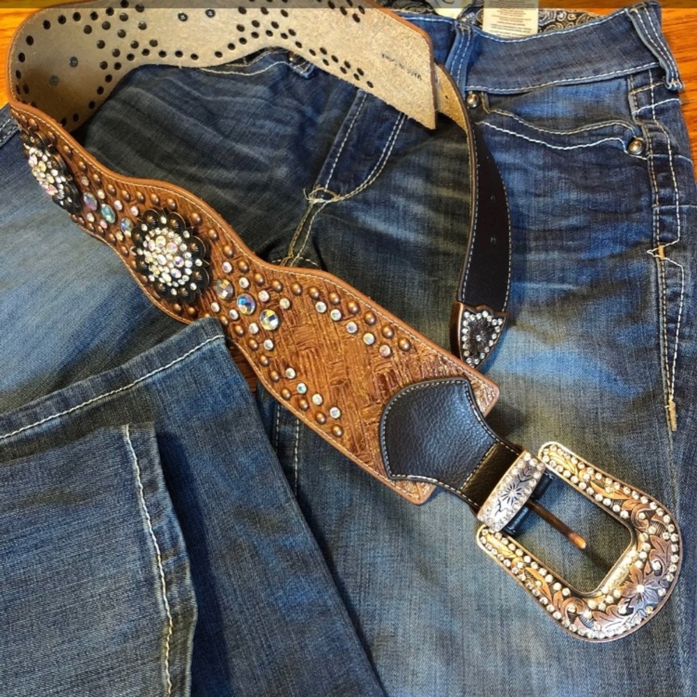 New Women’s Bling Leather Belt